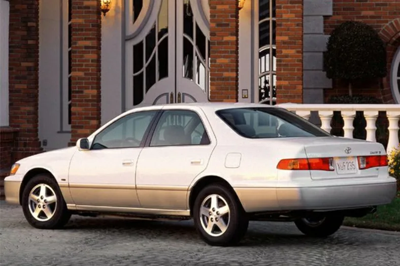 2001 Toyota Camry Review