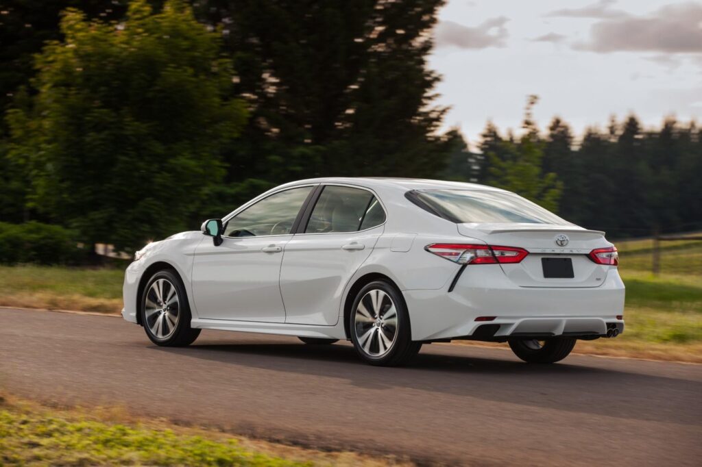 2019 Toyota Camry SE Review